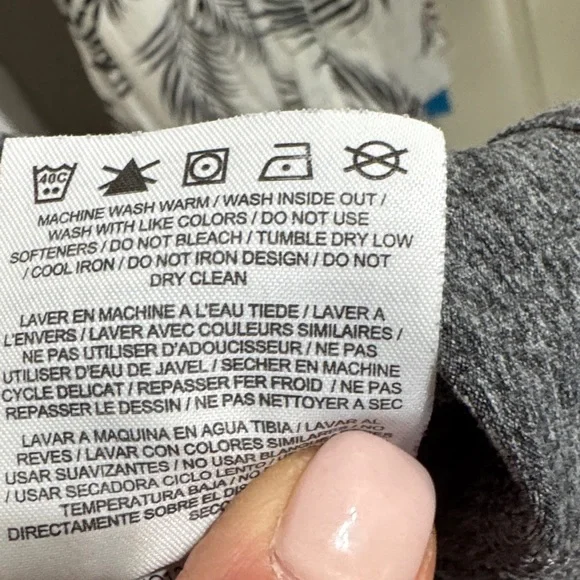 Nike NWOT❤️ Charcoal Quarter Zip Pullover with Orange Accent. - Picture 7 of 9